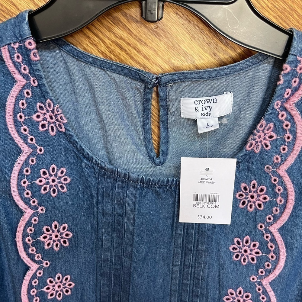 NWT, Crown & Ivy KIDS, girls Denim sleeveless top with pink emb. Size Large - Picture 2 of 4